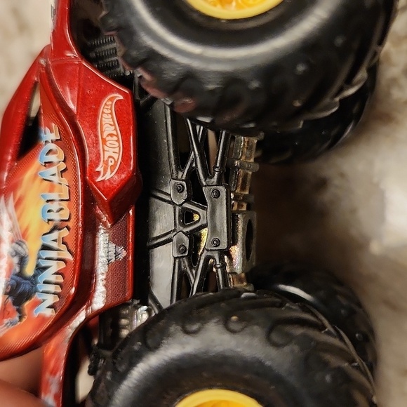 Hot Wheels ninja blade 2003 Monster Jam Monster Truck diecast - Picture 8 of 9